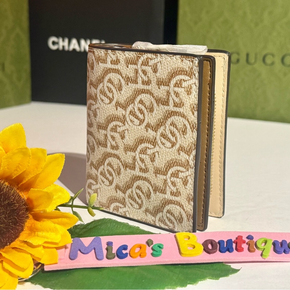 🔥SOLD🆕COACH Tan Compact Wallet